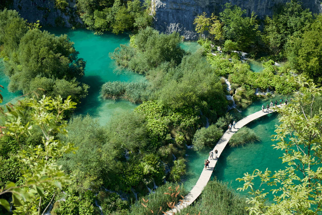 これがクロアチアを代表する絶景か プリトヴィッツェ湖群国立公園へ たびにこブログ
